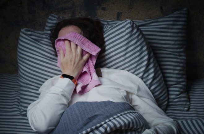 7 Triệu Chứng Ban Đêm Báo Hiệu Ung Thư: “Báo Động Đỏ” Mà Cơ Thể Đang Gửi Gắm